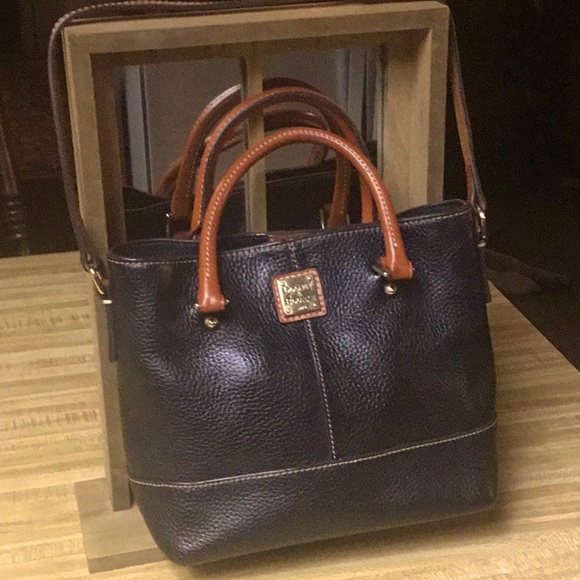 Dooney & Bourke Handbags - Dooney & Bourke Leather Bag